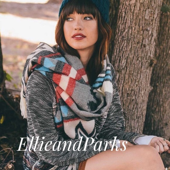 Emma Tribal Blanket Scarf - Picture 2 of 3